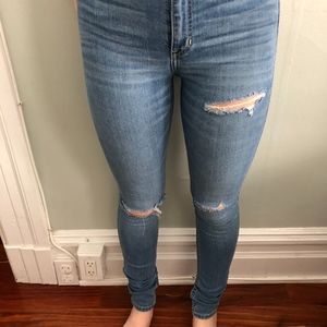 Hollister light-wash ripped skinny jeans